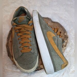 Nike Classic Blazer Suede Palm Green Tennis Shoe